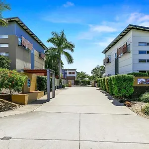 Villa Quarterdecks Retreat Australia